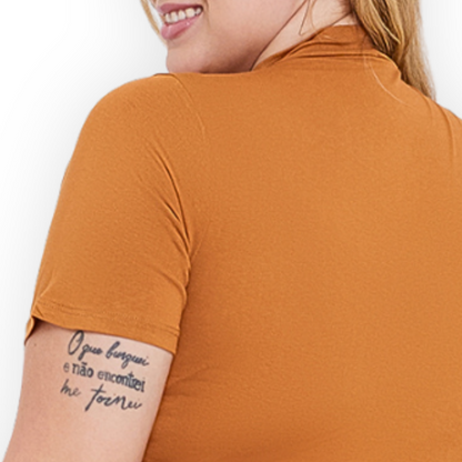Blusa Gola Alta Plus Size